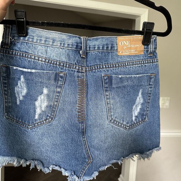 One Teaspoon Denim Mini Skirt Distressed Size 27 US 4 Button Fly Blue y2k - Picture 6 of 13